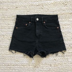 H&M divided black cut off shorts.